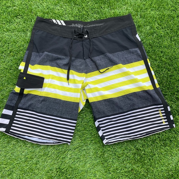 Billabong Men’s - Taj Platinum Stretch Boardshort